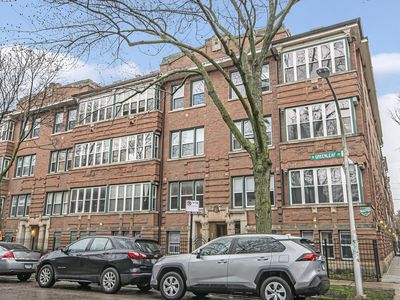 1649 W Greenleaf Ave APT 2W, Chicago, IL, 60626