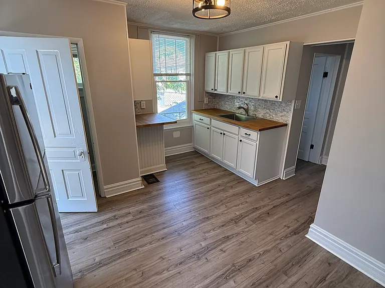 2023 Greenup St #2 — Photo 9