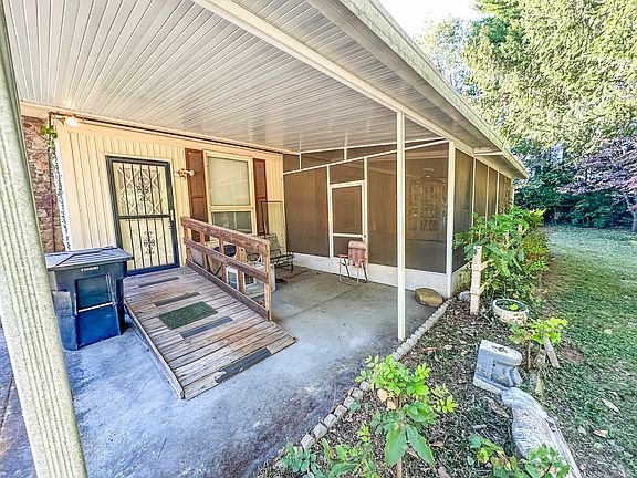 5th image of 1315 Toddington Dr