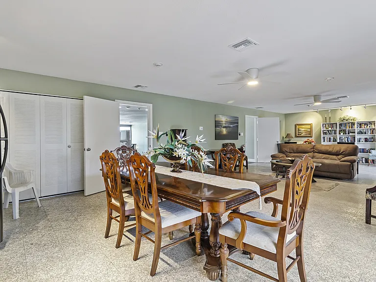 21280 Brinson Ave — Photo 25