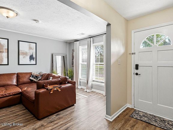 3rd image of 10802 Corbin Ct