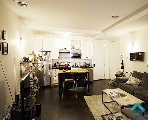 Rented by EXR | media 5