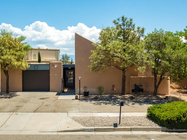 5216 Valle Vista Dr NW, Albuquerque, NM 87120