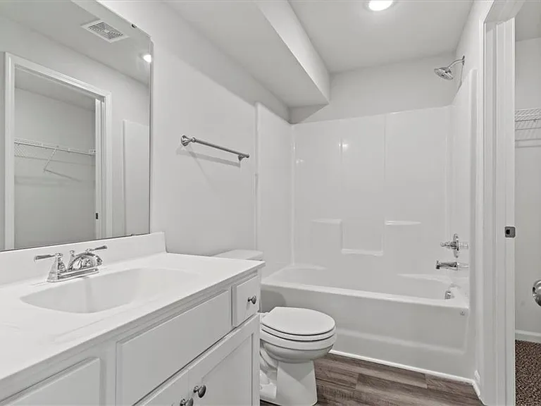 730 Connor St — Photo 8
