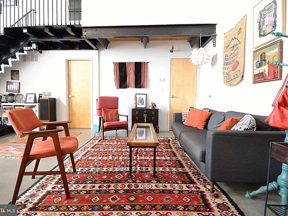 3rd image of 1101 Washington Ave Unit 316
