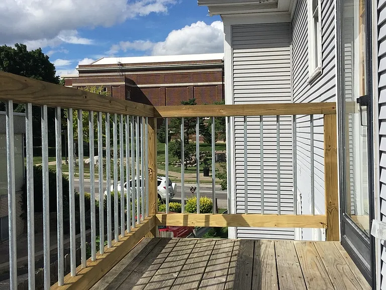 605 W Cross St — Photo 12