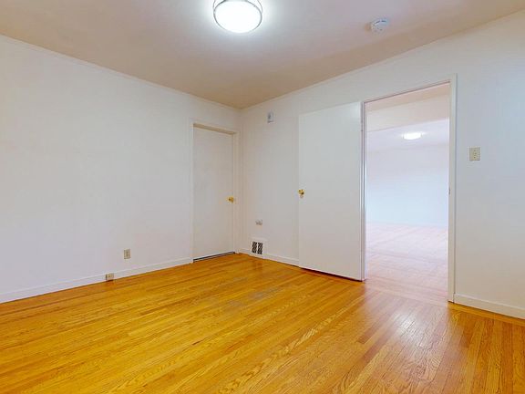 5th image of 244 Euclid Ave