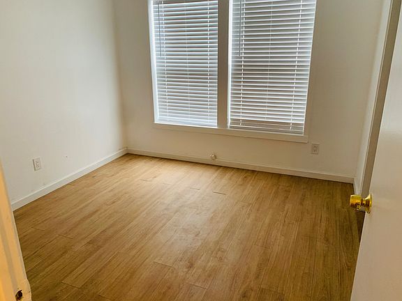 2nd image of 118 Leslie Ln