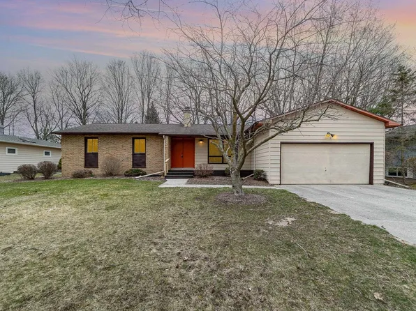 1209 Tomah Dr, Mount Pleasant, MI 48858