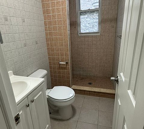 3rd image of 137 Center St APT 17