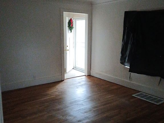 4th image of 16545 Lawton St