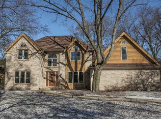 244 Frontage Rd, Willowbrook, IL 60527