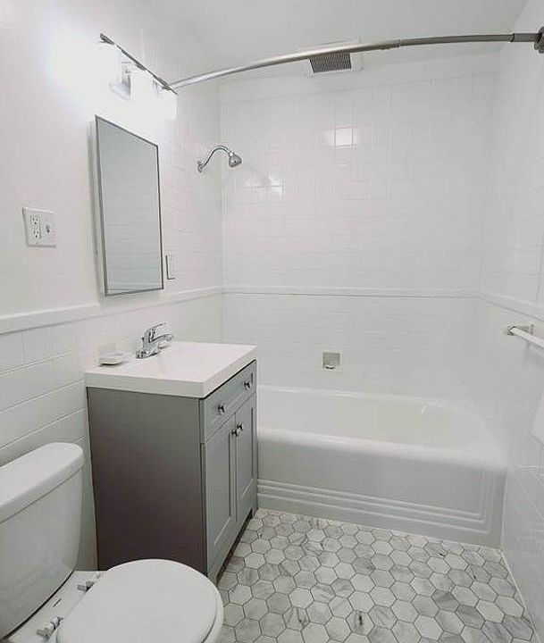 1st image of 2128-2130 Market St #8
