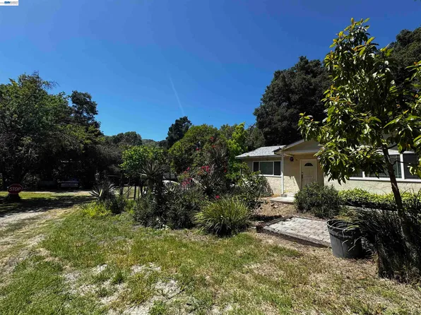 10160 Crow Canyon Rd, Castro Valley, CA 94552