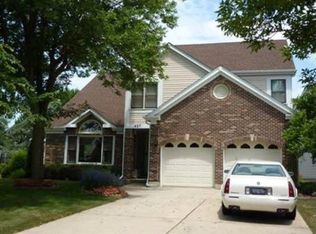 427 Cedar Ct S, Buffalo Grove, IL 60089
