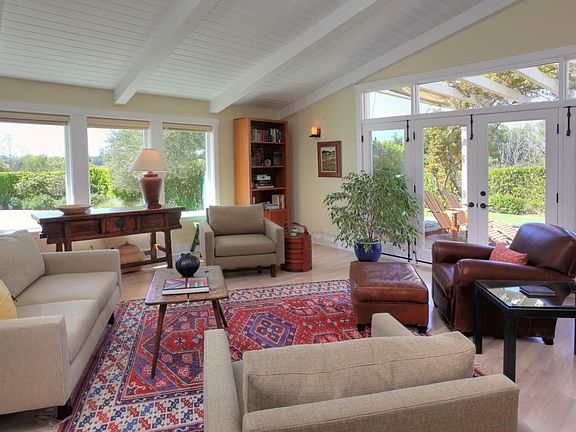 3rd image of 3047 Longview Ln