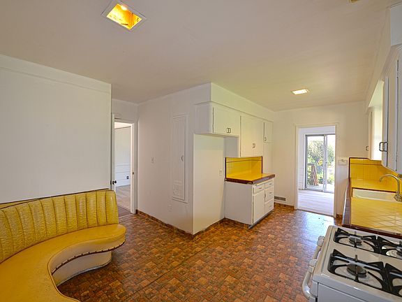 2nd image of 1714 Wellesley Dr