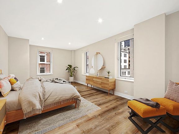 4th image of 106 Central Park S APT 14I