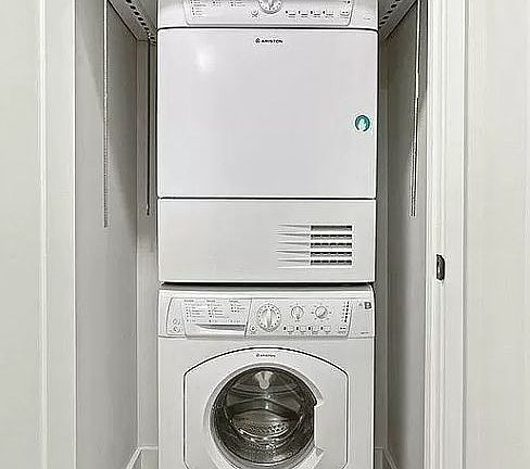 3rd image of 1557 Lexington Ave #3W