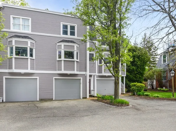 117 High St APT 19, Ipswich, MA 01938