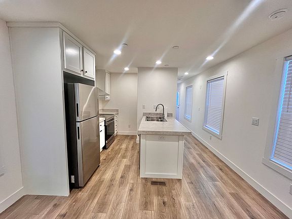 4th image of 1602 1/2 Dodder Dr