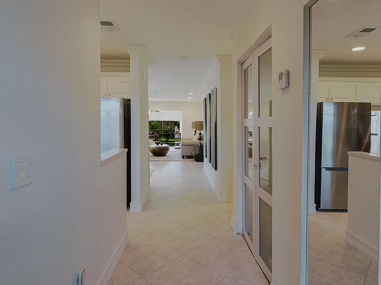 9277 Vista Del Lago #39B — Photo 19