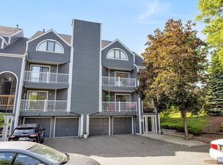 21 Triumph Ct #B, East Rutherford, NJ 07073