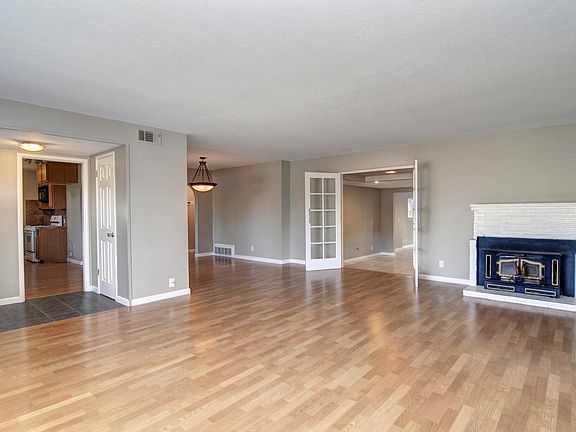 4th image of 1125 Theo Way