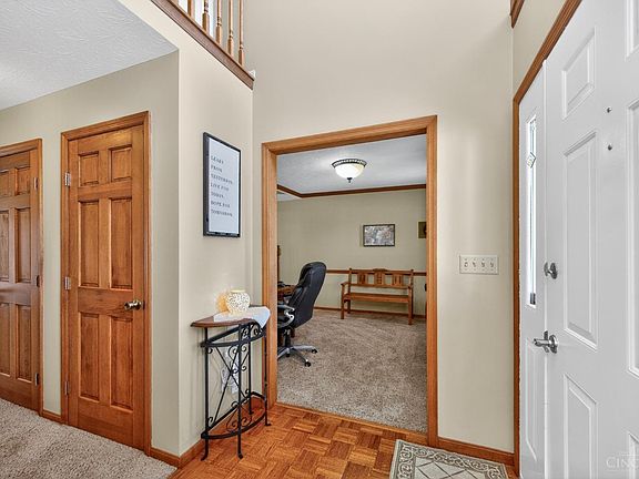 5th image of 270 Ludlow Ct