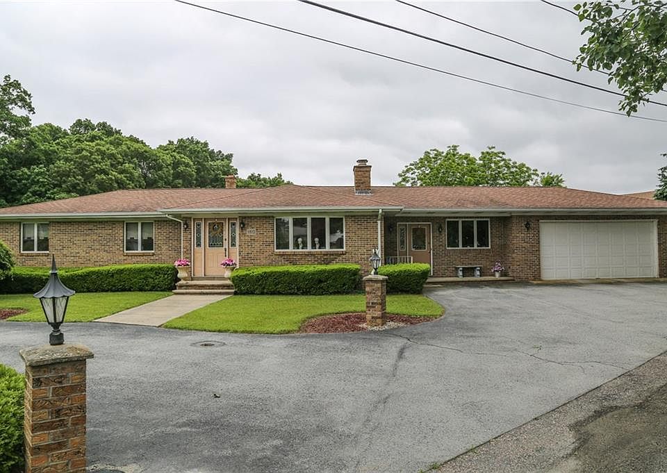 1st image of 180 Borden Ave