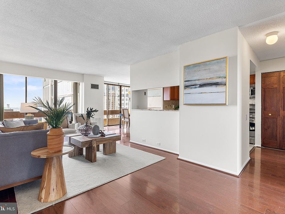 1st image of 1326 Spruce St APT 1708