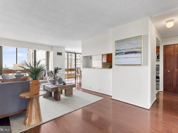 1326 Spruce St APT 1708, Philadelphia, PA 19107