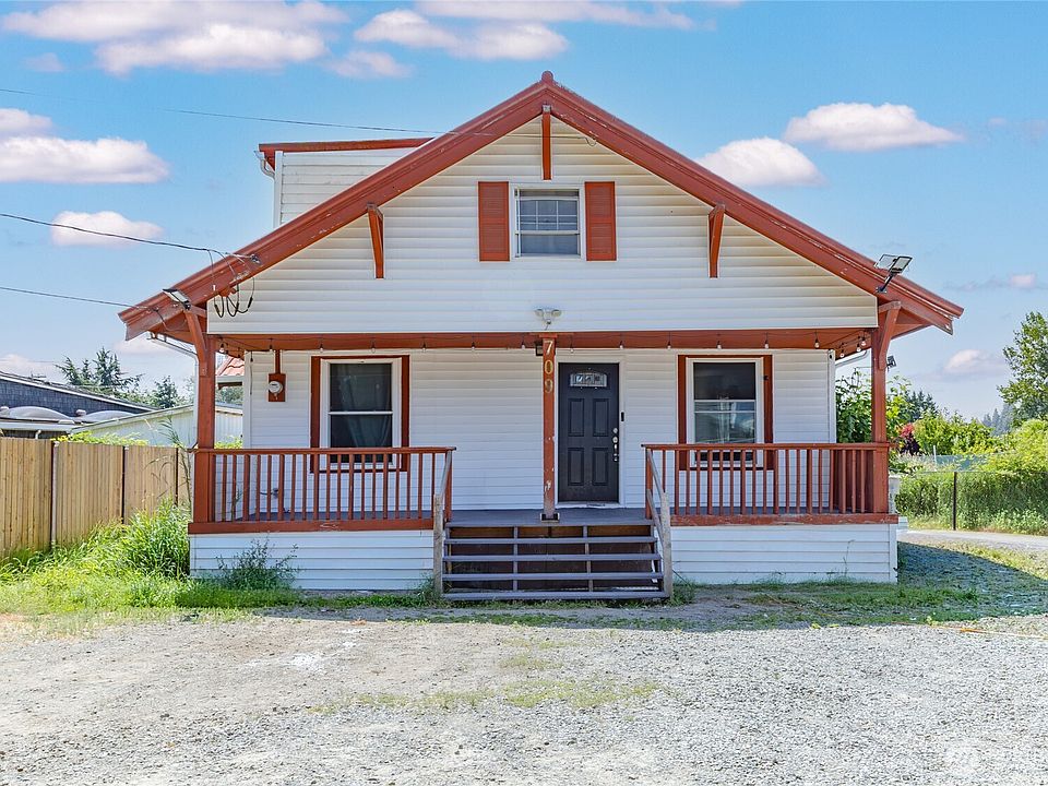 1st image of 709 Celery Avenue