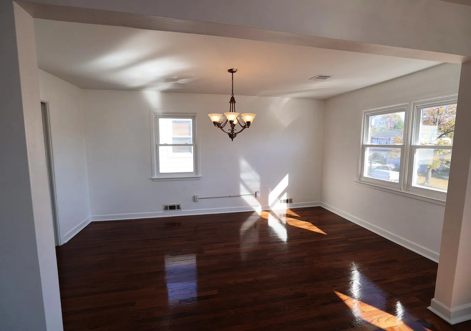 3 bed, $2,850 — Photo 3