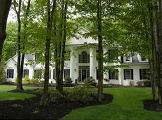 1803 Forest Oaks Dr, Hudson, OH 44236