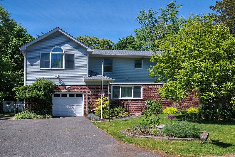 1st image of 40 Homestead Ave