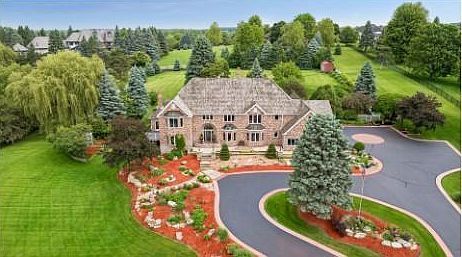 3rd image of 75 Apple Orchard Rd