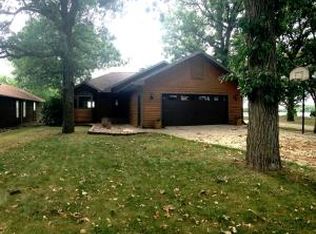 2614 Center Lake Dr, Spirit Lake, IA 51360