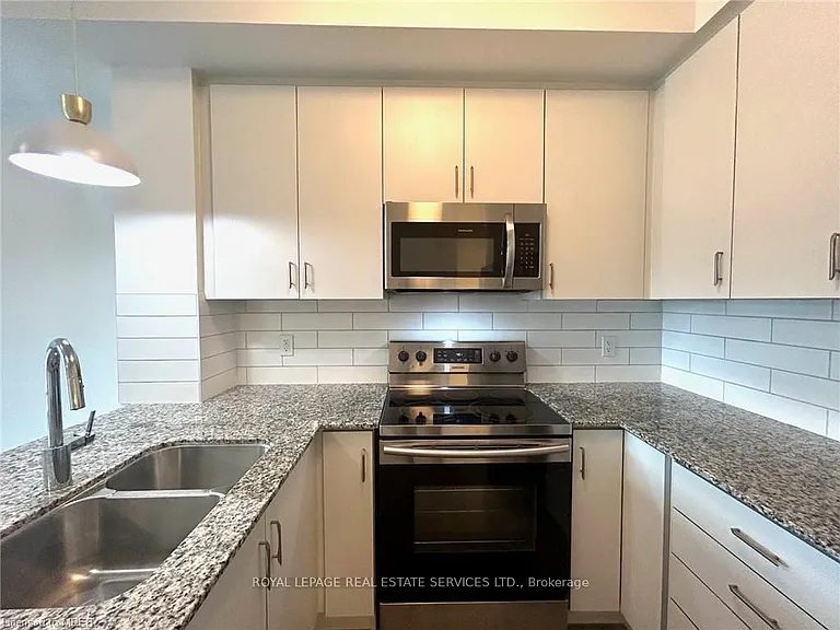128 Grovewood Cmn #202 — Photo 13