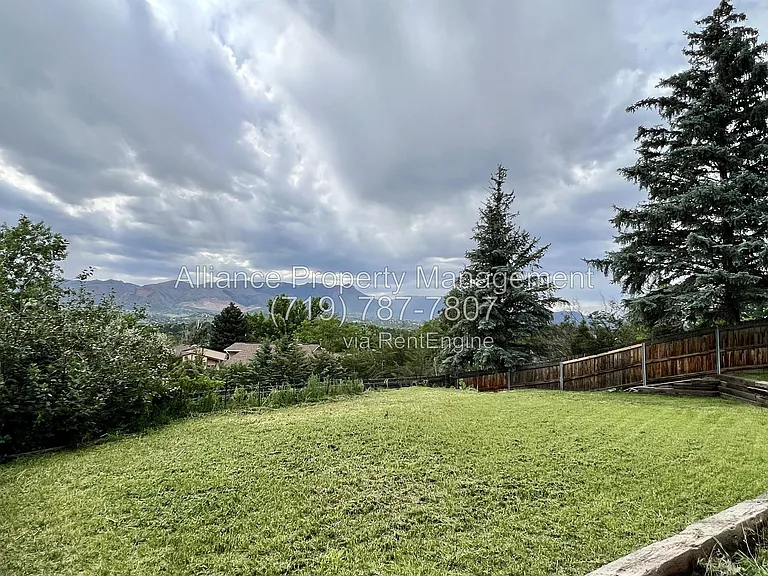6318 Galway Dr — Photo 52