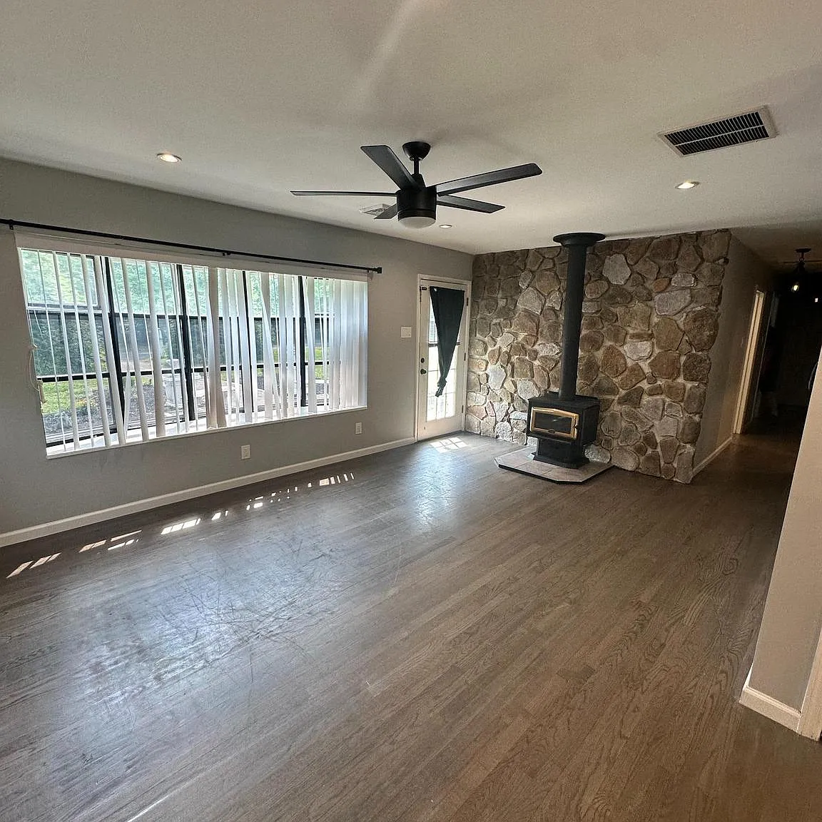 4 bed, 1248 sqft, $3,500 — Photo 2