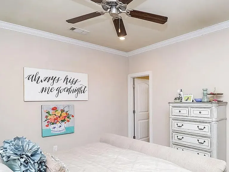 1300 Ashleys Dr — Photo 6