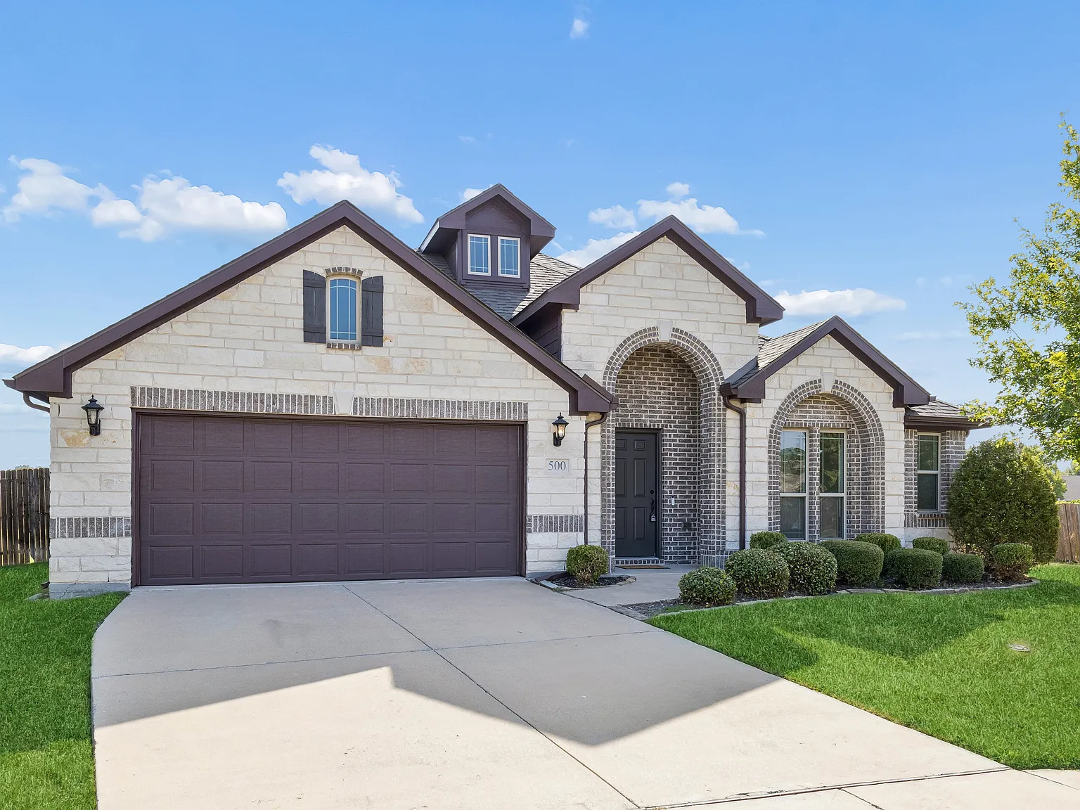 4 bed, 2247 sqft, $2,995 — Photo 1