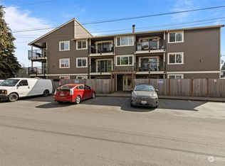 939 N 101st St UNIT 201, Seattle, WA