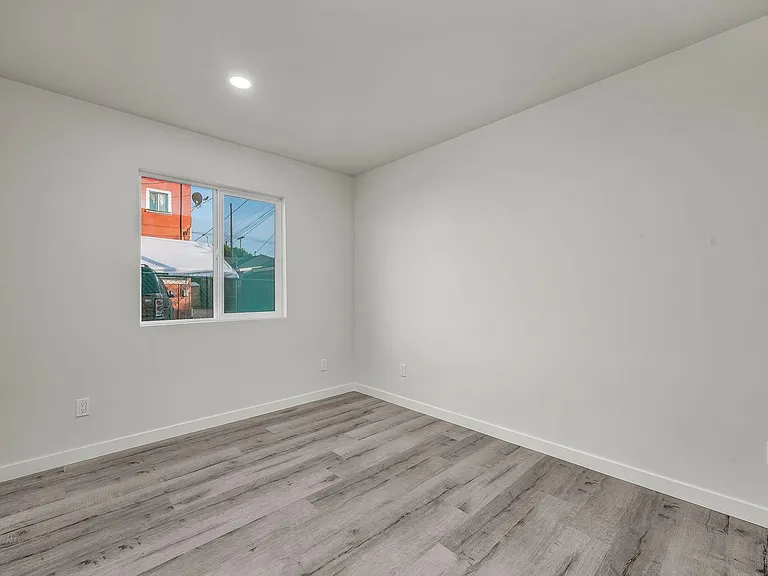 5842 Denver Ave — Photo 36