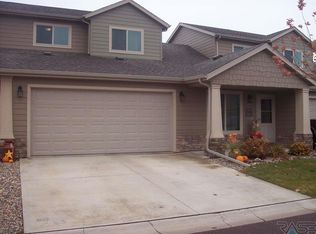 2826 E Indigo Pl, Sioux Falls, SD 57108