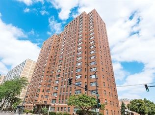 2909 N Sheridan Rd APT 201, Chicago, IL 60657
