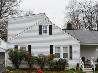 2924 Fairmont St, Falls Church, VA 22042