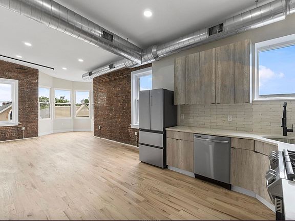 4th image of 21 W 20th St #102