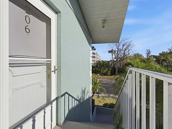 3rd image of 8109 Country Rd Unit 206